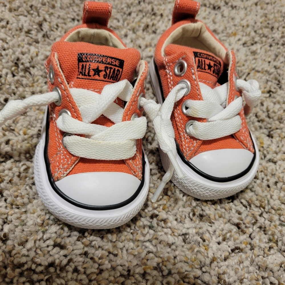 Converse size 2
